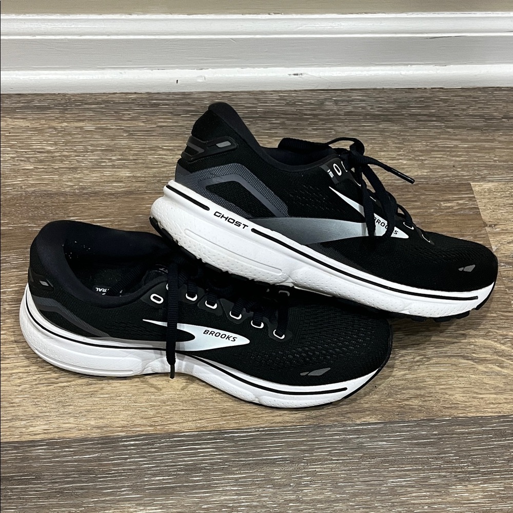 Brooks Men's Black and White Ghost Running Shoes